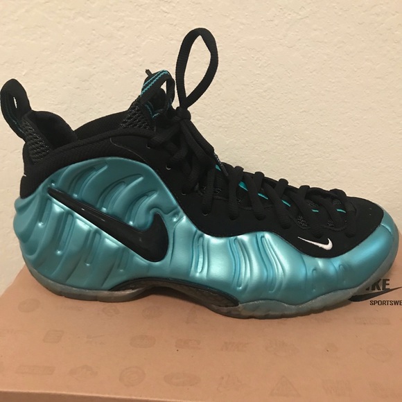 Nike Air Foamposite Electric Blue